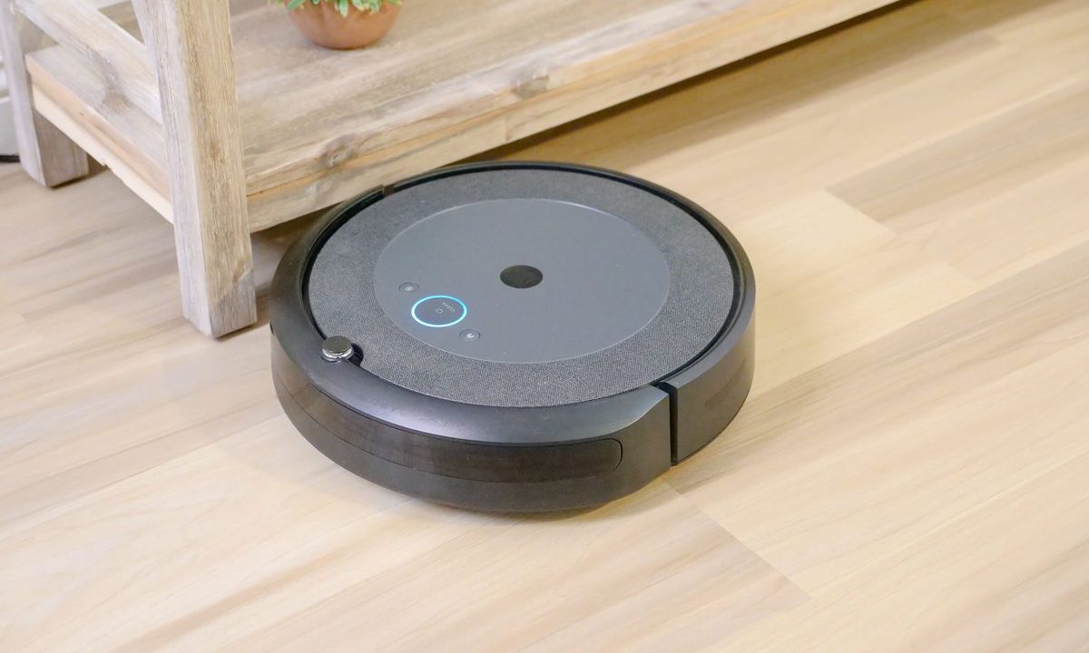 How to Choose a Robot Vacuum for Pet Hair and Mixed Floors