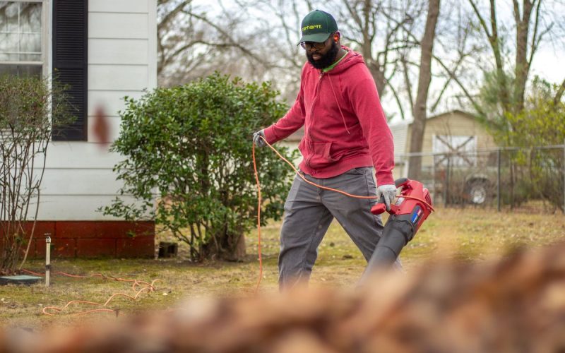 How to Clear Wet Leaves and a Large Yard Fast