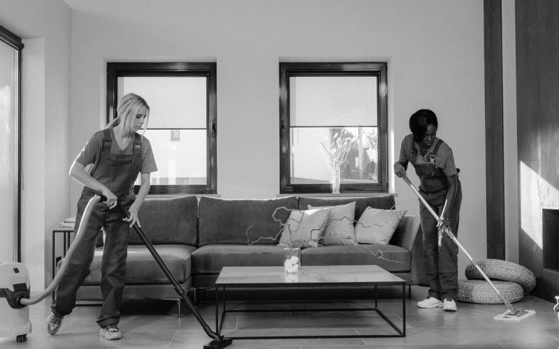 How to Choose Between a Cordless Stick and an Upright/Canister Vacuum