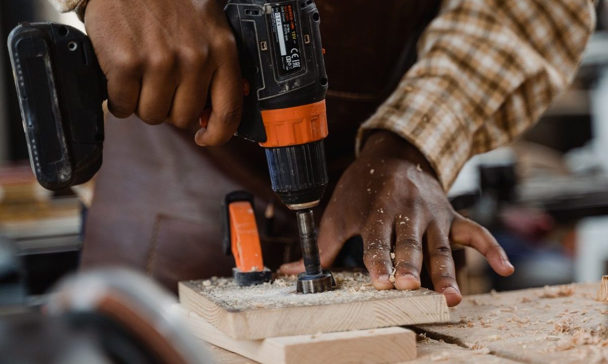How to Choose an Impact Wrench (Torque and Drive Size for Your Jobs)