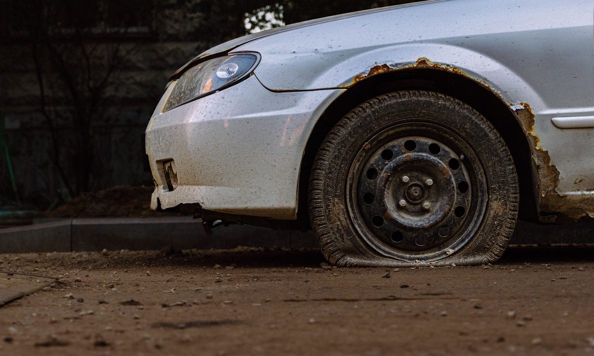 How to Fix a Flat Tire on the Side of the Road (Inflator + Sealant)